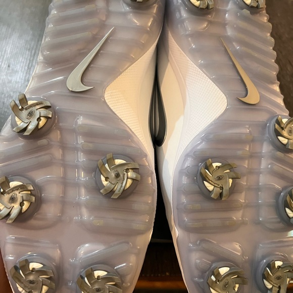 Nike Vapor React Metallic White Golf Shoes/Cleats - Picture 3 of 9